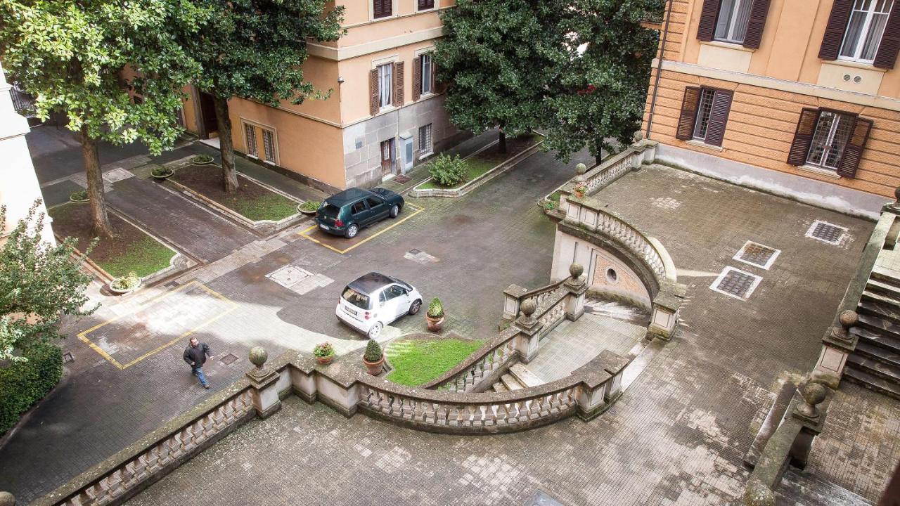Apartment In Parioli Rome